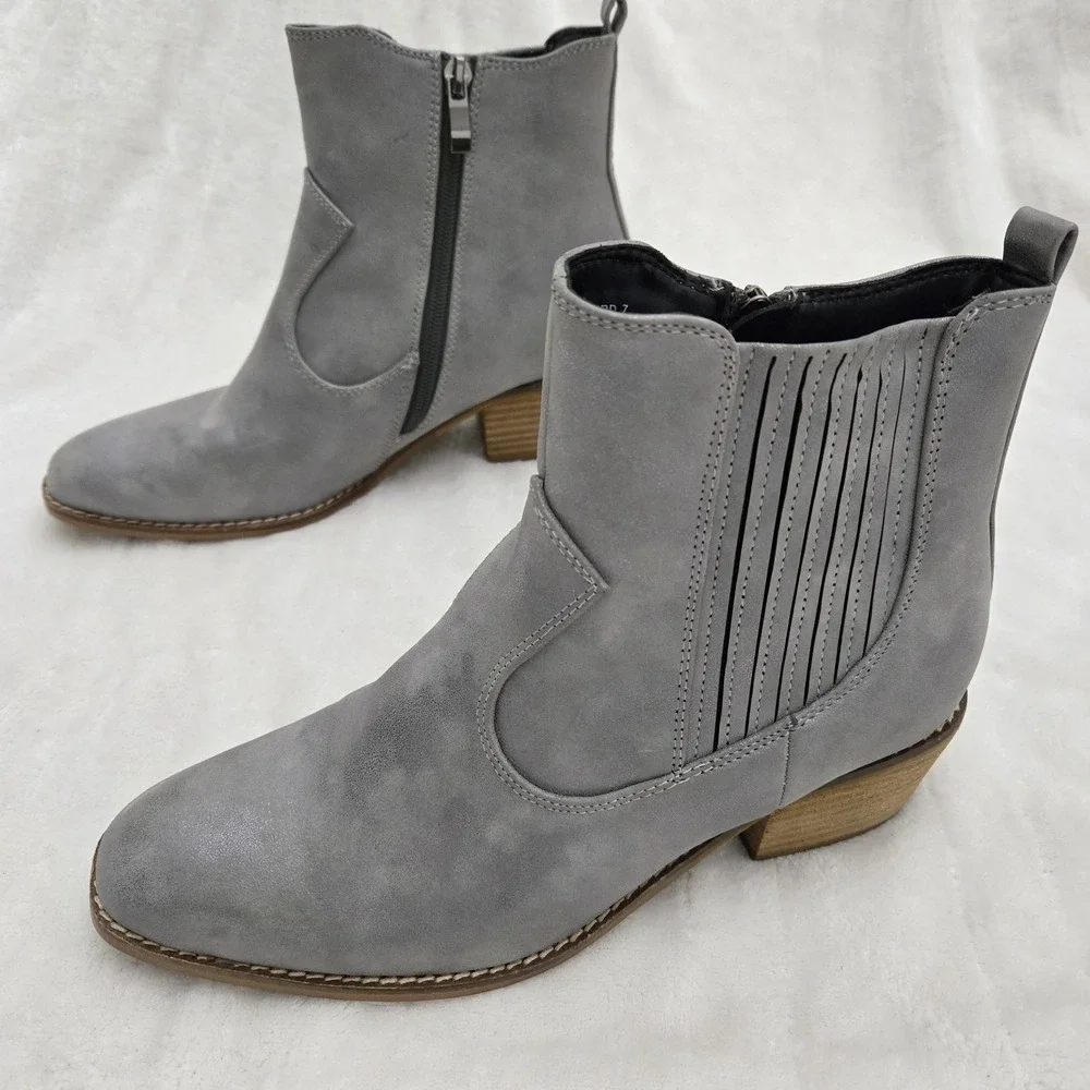 Boutique‎ by Corky's Wayland Ankle Boots Women's Sz 7 Metallic Gray Gold Festive